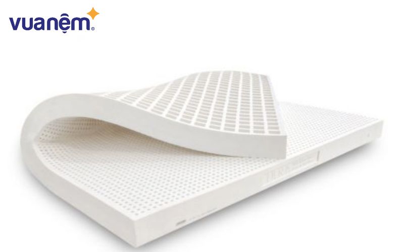 Nệm cao 220 x 200 phù hợp cho gia đình có trẻ con