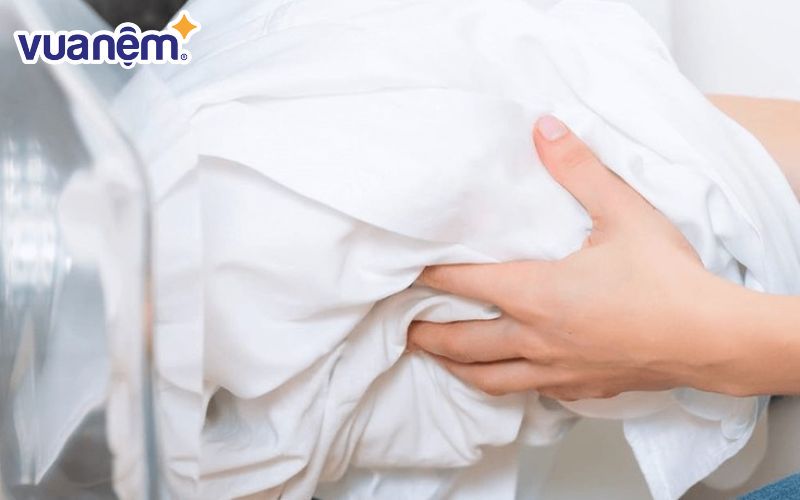 Vệ sinh và bảo quản bảo vệ đệm