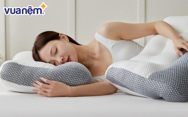 Gối công thái học có tác dụng gì? - Gối giúp căn chỉnh cột sống