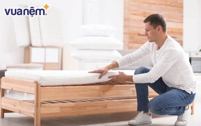 Vệ sinh, thay áo nệm thường xuyên để kéo dài tuổi thọ của nệm bông ép