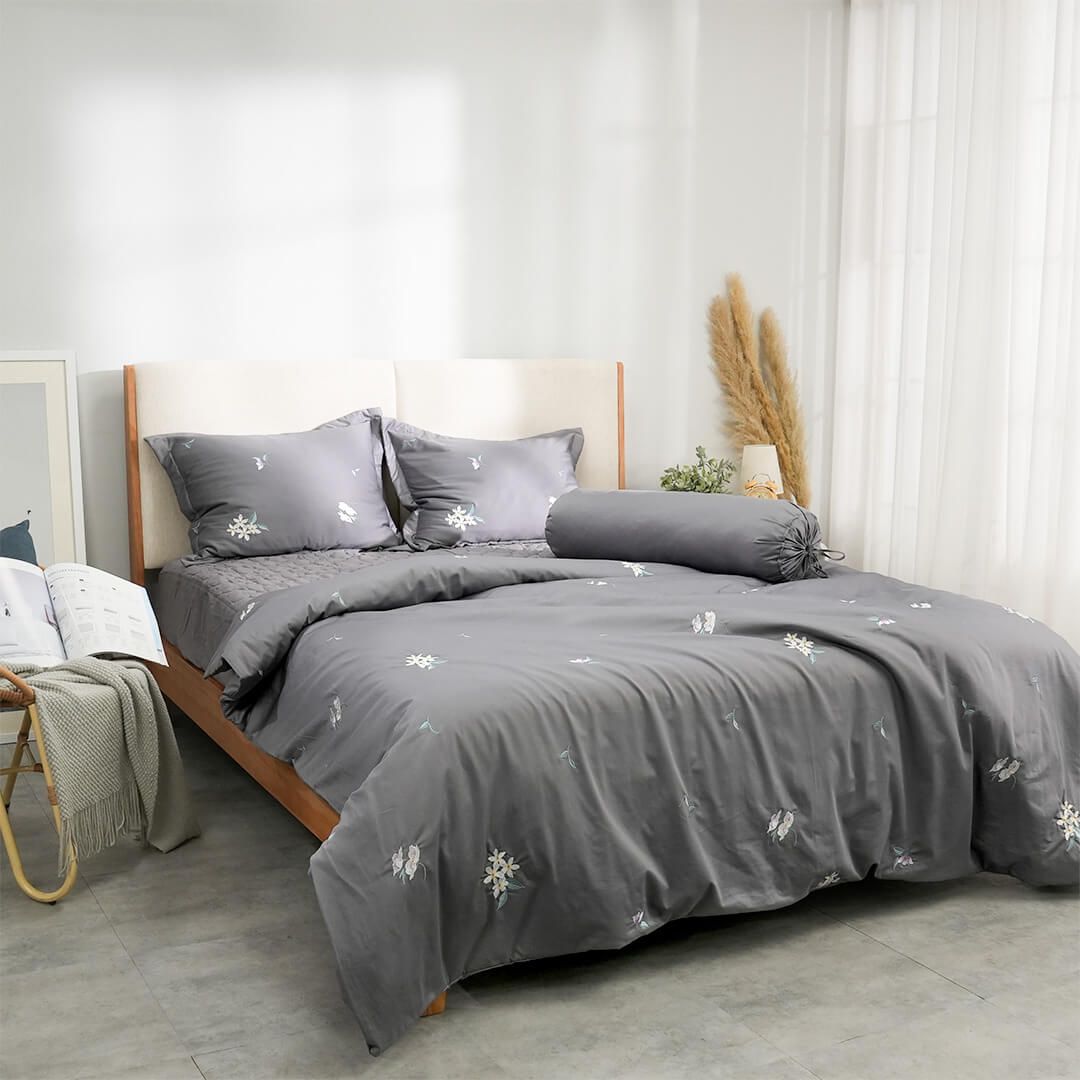 Bộ ga chun chăn chần Amando thêu cotton satin