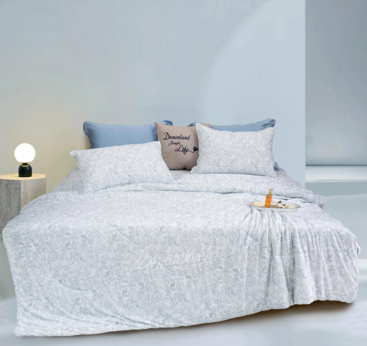 Chất liệu mát lạnh mềm mịn như lụa