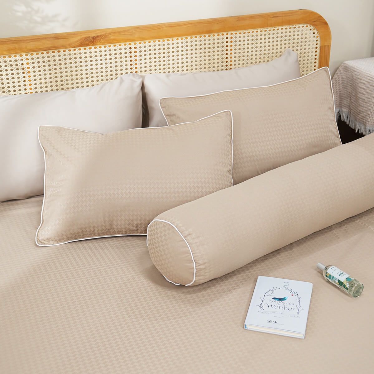 Bộ ga chun polyester gấm Amando Ellie đơn sắc 4 chi tiết