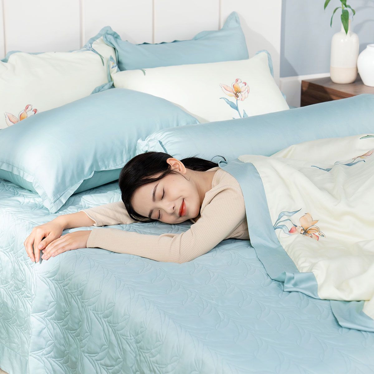 Bộ chăn ga phủ sợi gỗ thiên nhiên Amando Jamila mềm mịn thoáng mát