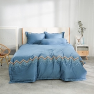 Bộ ga chun chăn chần Amando thêu cotton satin màu xanh