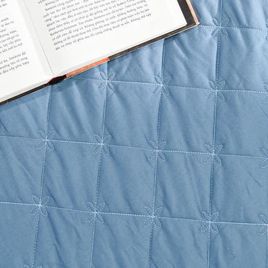 Bộ ga chun chăn chần Amando thêu cotton satin màu xanh - Ảnh 6