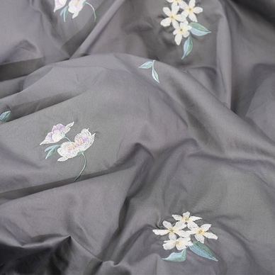 Bộ ga chun chăn chần Amando thêu cotton satin màu xám - Ảnh 8