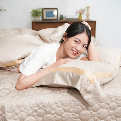 Bộ chăn ga phủ Lụa tencel cao cấp Amando Confident 5 chi tiết Màu Kem - Ảnh 10