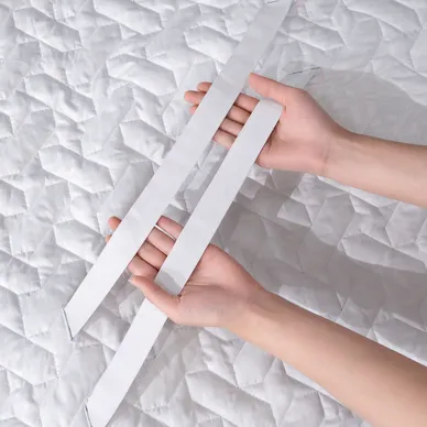 Bộ chăn ga phủ Lụa tencel cao cấp Amando Confident 5 chi tiết Màu Xanh Dương - Ảnh 5